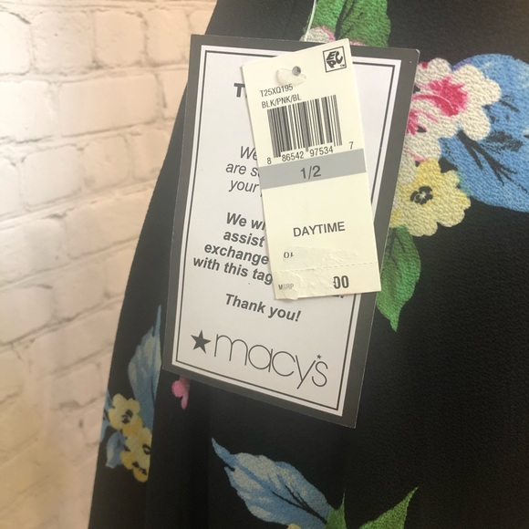 Floral Patterned Dress - Picture 5 of 6